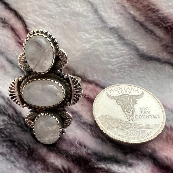❤️ Rainbow Moonstone Triple Stone Southwestern Sz 8 Adjustable Ring 9.6gm - Picture 10 of 13